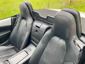 Mazda MX-5 (2015) thumbnail 41