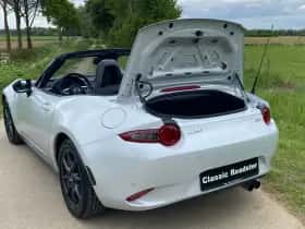 Mazda MX-5 (2015) thumbnail 44