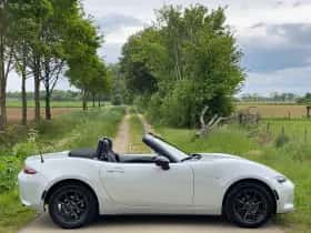 Mazda MX-5 (2015) thumbnail 6