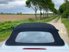 Mazda MX-5 (2015) thumbnail 51