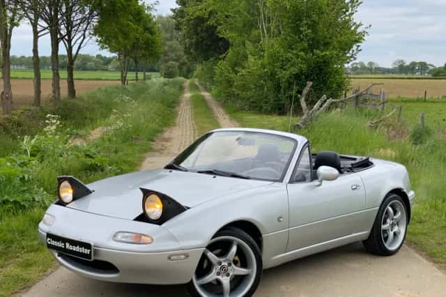 Mazda MX-5 (1997) thumbnail 1