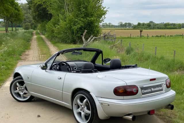 Mazda MX-5 (1997) thumbnail 4