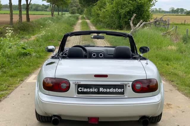 Mazda MX-5 (1997) thumbnail 5