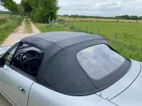 Mazda MX-5 (1997) thumbnail 47