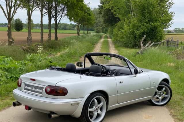 Mazda MX-5 (1997) thumbnail 6