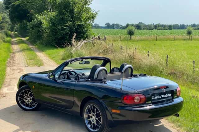 Mazda MX-5 (2004) thumbnail 3