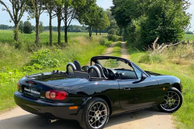 Mazda MX-5 (2004) thumbnail 5