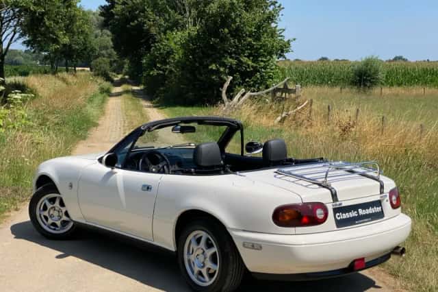 Mazda MX-5 (1996) thumbnail 4
