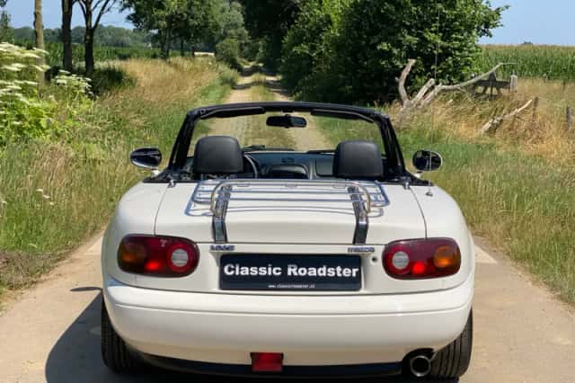 Mazda MX-5 (1996) thumbnail 5