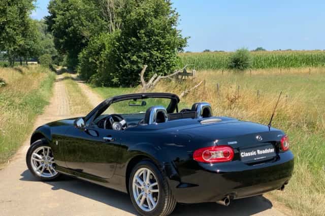 Mazda MX-5 (2009) thumbnail 3