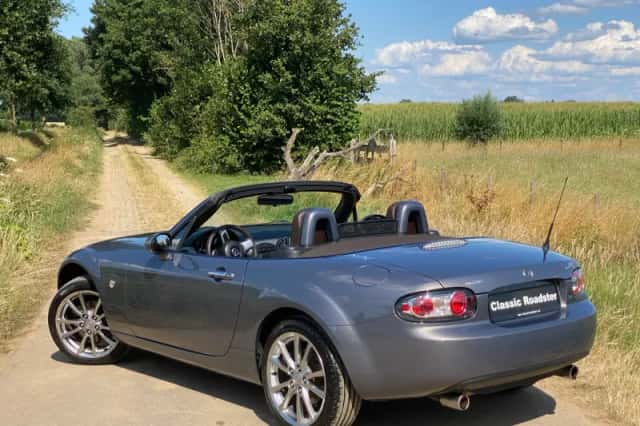 Mazda MX-5 (2008) thumbnail 3