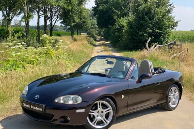 Mazda MX-5 (2004) thumbnail 1