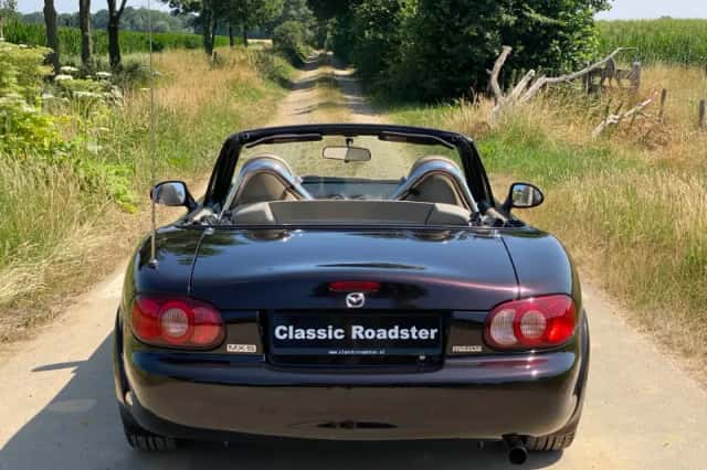 Mazda MX-5 (2004) thumbnail 4
