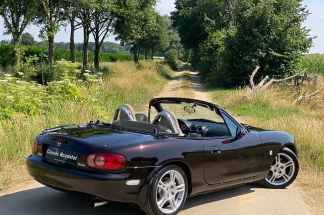 Mazda MX-5 (2004) thumbnail 5