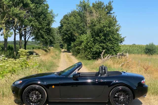Mazda MX-5 (2006) thumbnail 2