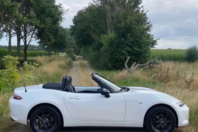 Mazda MX-5 (2015) thumbnail 6