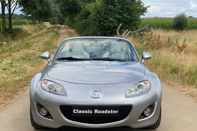 Mazda MX-5 (2011) thumbnail 3