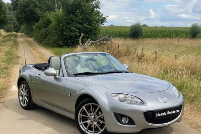 Mazda MX-5 (2011) thumbnail 4