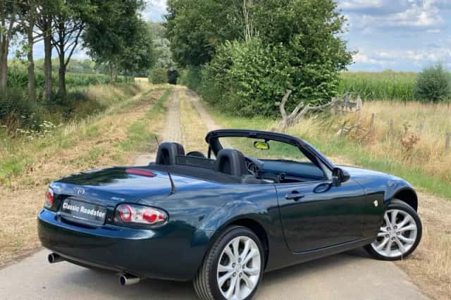 Mazda MX-5 (2006) thumbnail 5
