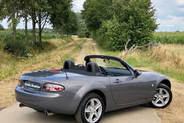 Mazda MX-5 (2006) thumbnail 5