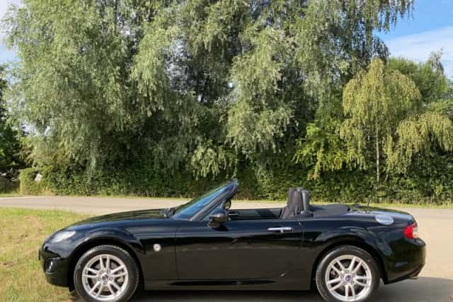 Mazda MX-5 (2012) thumbnail 2
