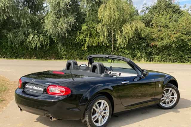 Mazda MX-5 (2012) thumbnail 5