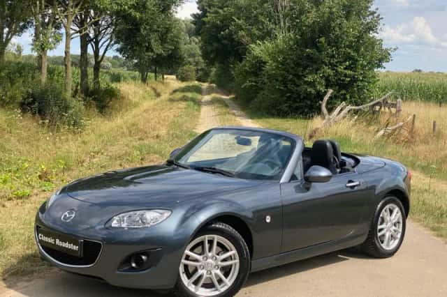 Mazda MX-5 (2010) thumbnail 1