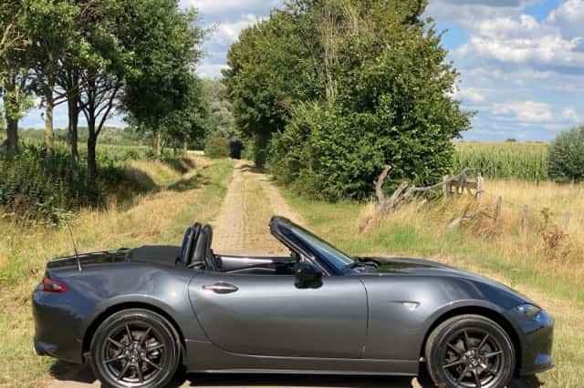 Mazda MX-5 (2016) thumbnail 6