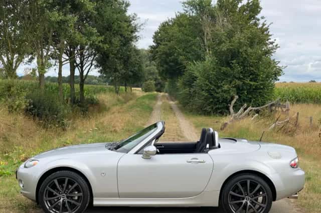 Mazda MX-5 (2007) thumbnail 2