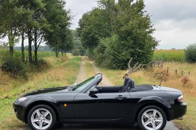 Mazda MX-5 (2007) thumbnail 2