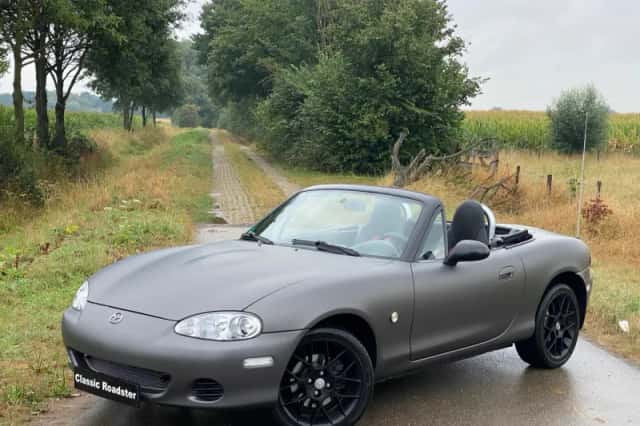 Mazda MX-5 (2004) thumbnail 1