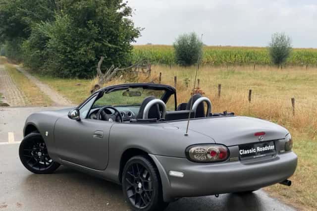 Mazda MX-5 (2004) thumbnail 3