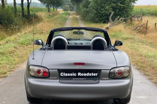 Mazda MX-5 (2004) thumbnail 4