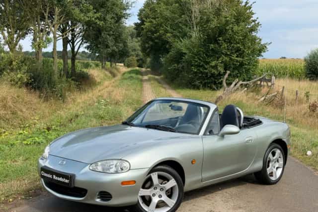 Mazda MX-5 (2003) thumbnail 1