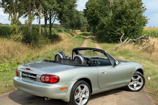 Mazda MX-5 (2003) thumbnail 5