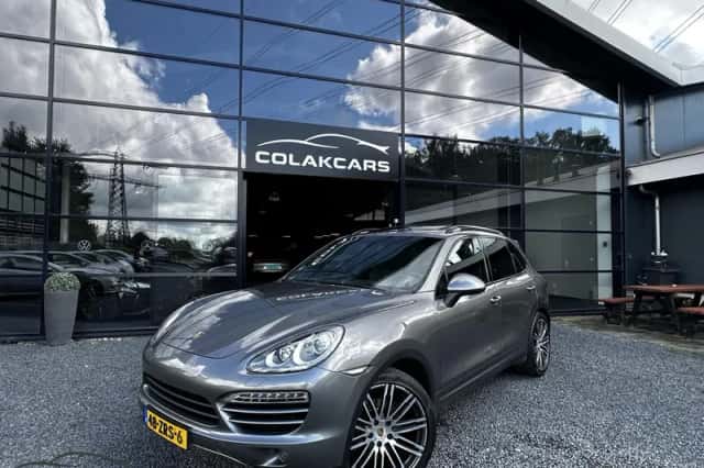 Porsche Cayenne (2013) thumbnail 2