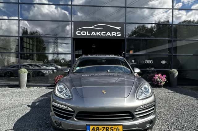 Porsche Cayenne (2013) thumbnail 3