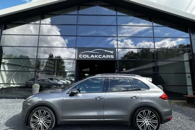 Porsche Cayenne (2013) thumbnail 4