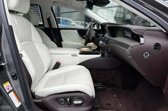 Lexus LS (2017) thumbnail 4