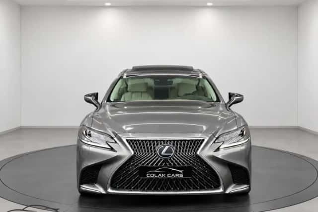 Lexus LS (2017) thumbnail 5