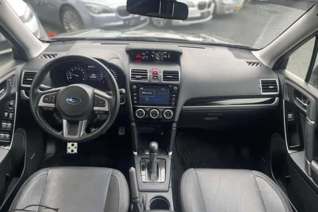 Subaru Forester (2017) thumbnail 3