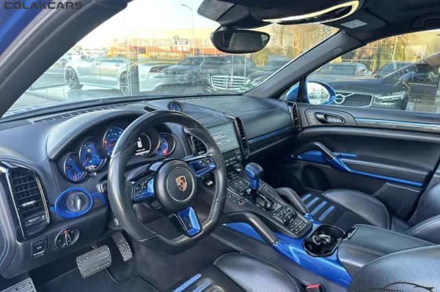 Porsche Cayenne (2017) thumbnail 3