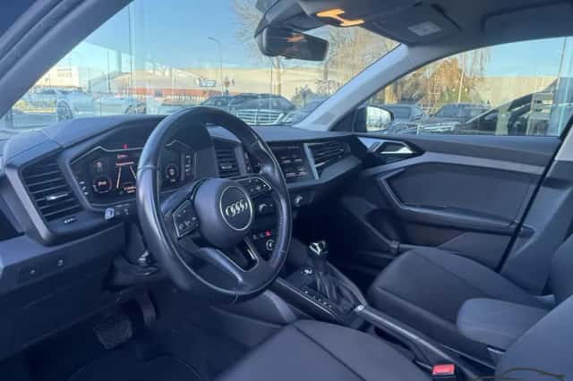 Audi A1 (2019) thumbnail 3