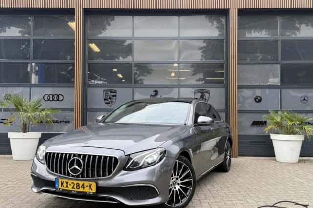 Mercedes-Benz E-Klasse (2016) thumbnail 2