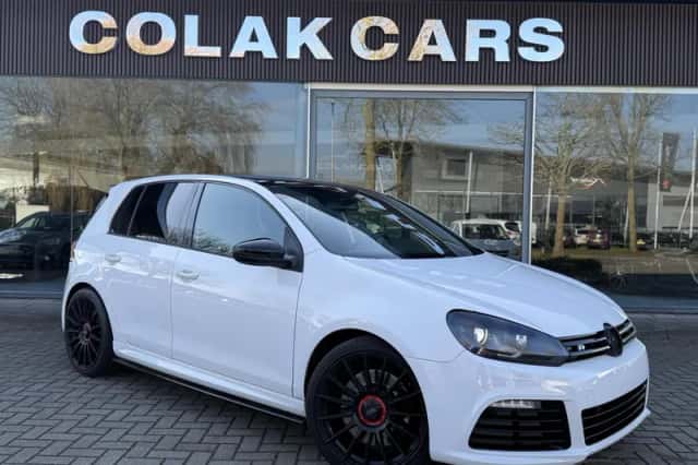 Volkswagen Golf (2010) thumbnail 2
