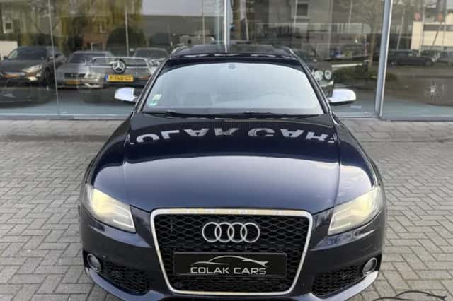 Audi A4 (2009) thumbnail 6