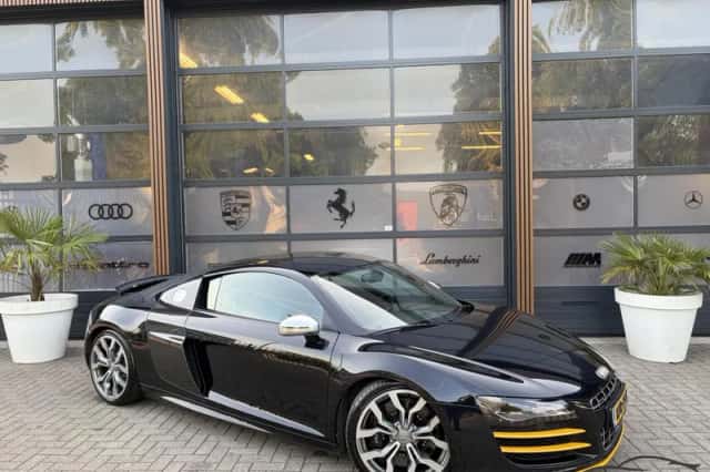 Audi R8 (2012) thumbnail 2