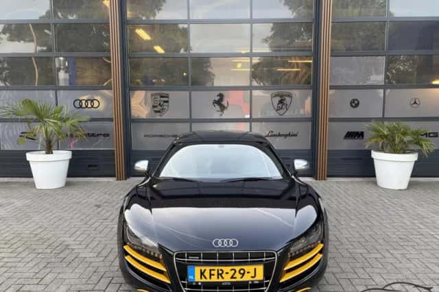 Audi R8 (2012) thumbnail 5