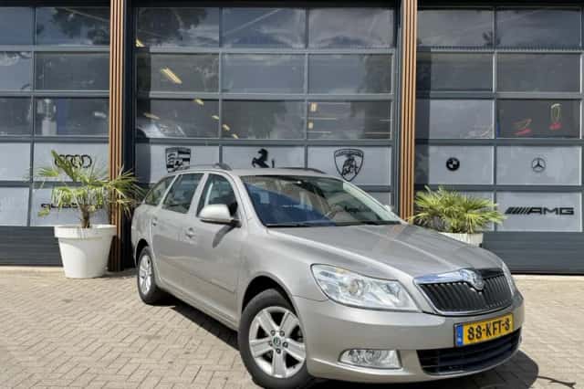 Škoda Octavia (2009) thumbnail 2