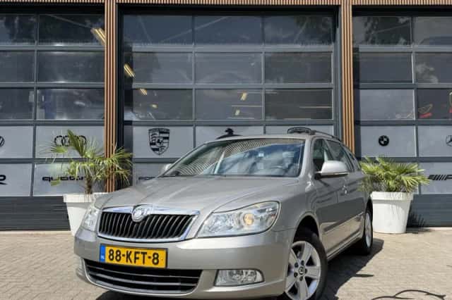 Škoda Octavia (2009) thumbnail 4